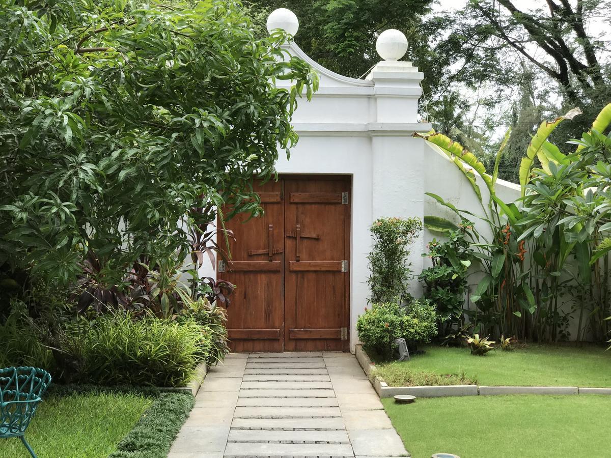 Le Colonial 1506 - Exclusive Luxury Hideaway Hotel Kochi Exterior photo