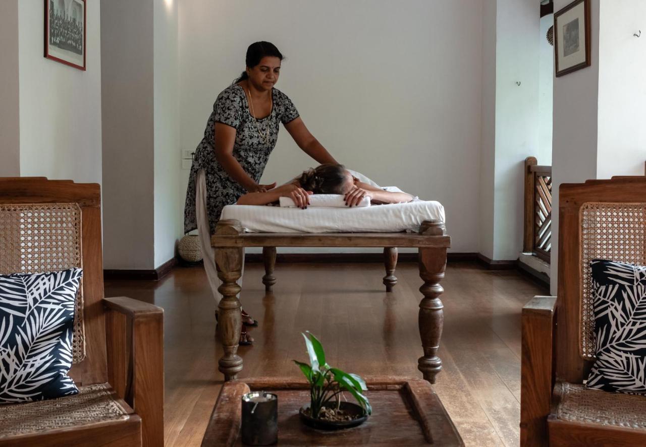Le Colonial 1506 - Exclusive Luxury Hideaway Hotel Kochi Exterior photo