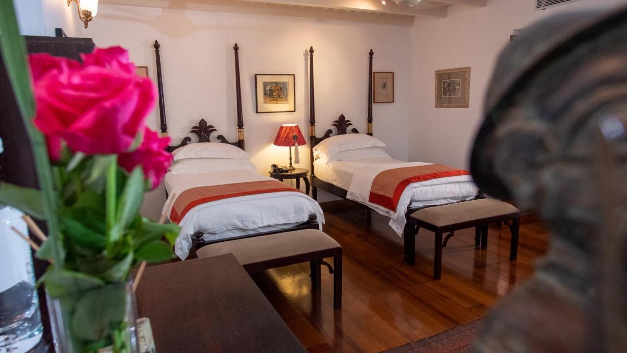 Le Colonial 1506 - Exclusive Luxury Hideaway Hotel Kochi Exterior photo